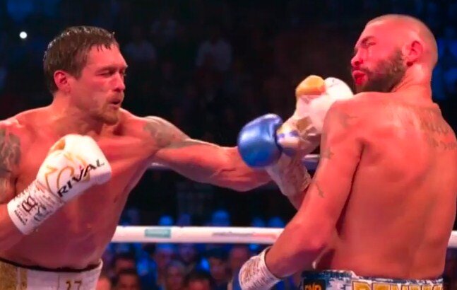 Фото: нокаутирующий удар в бою Усик-Беллью