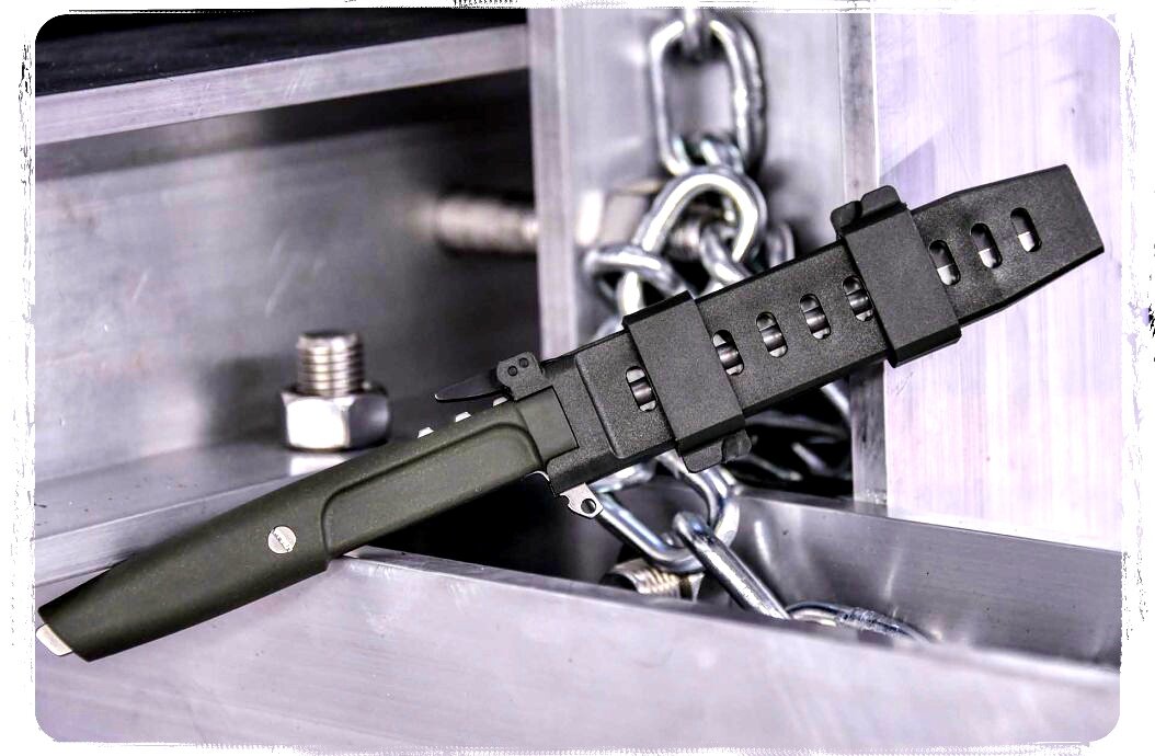 Модель ножа Requiem от Extrema Ratio.