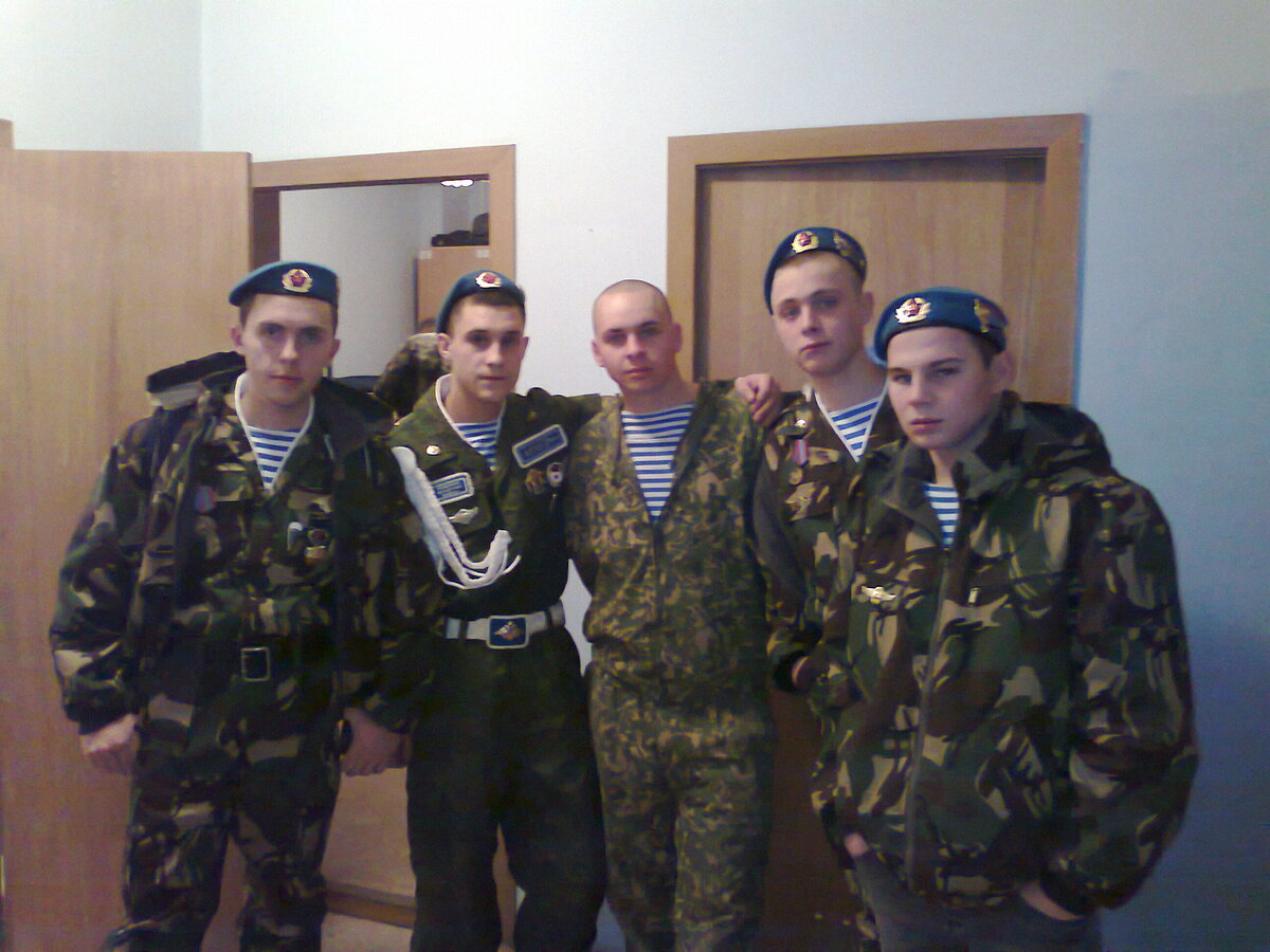 3.12.2010 - Последнее военное фото в расположении роты.