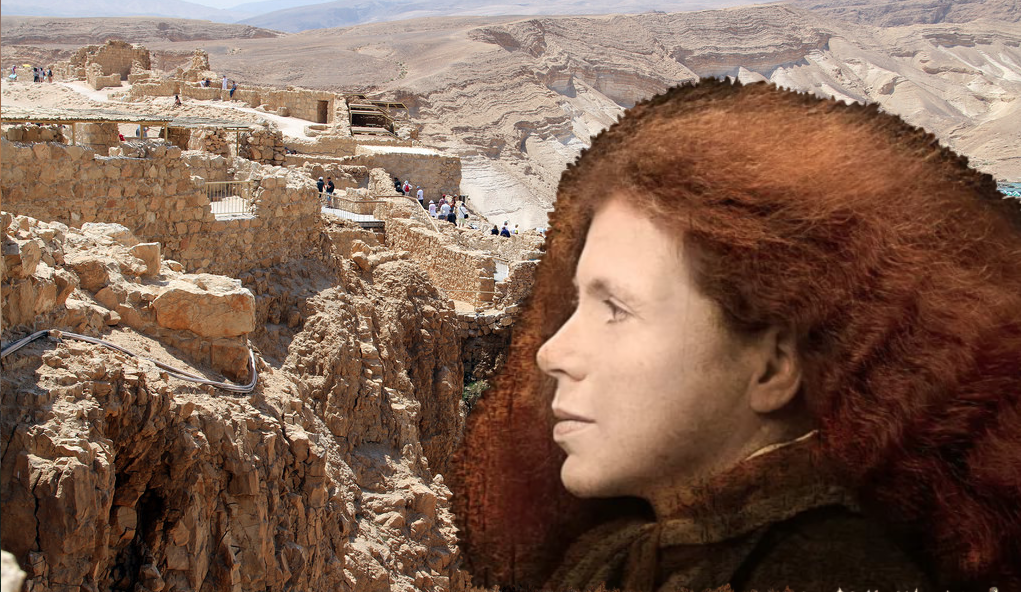Юлия Латынина смотрит на крепость Масаду