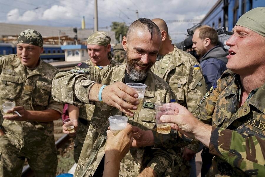 Армия отдыхает.