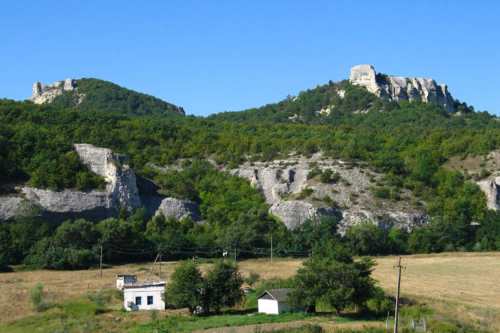 Погода крыму бахчисарайский. Крым танковое Бахчисарайский район. Село танковое Бахчисарайский район. Бахчисарай село танковое. Крым Бахчисарайский район село.