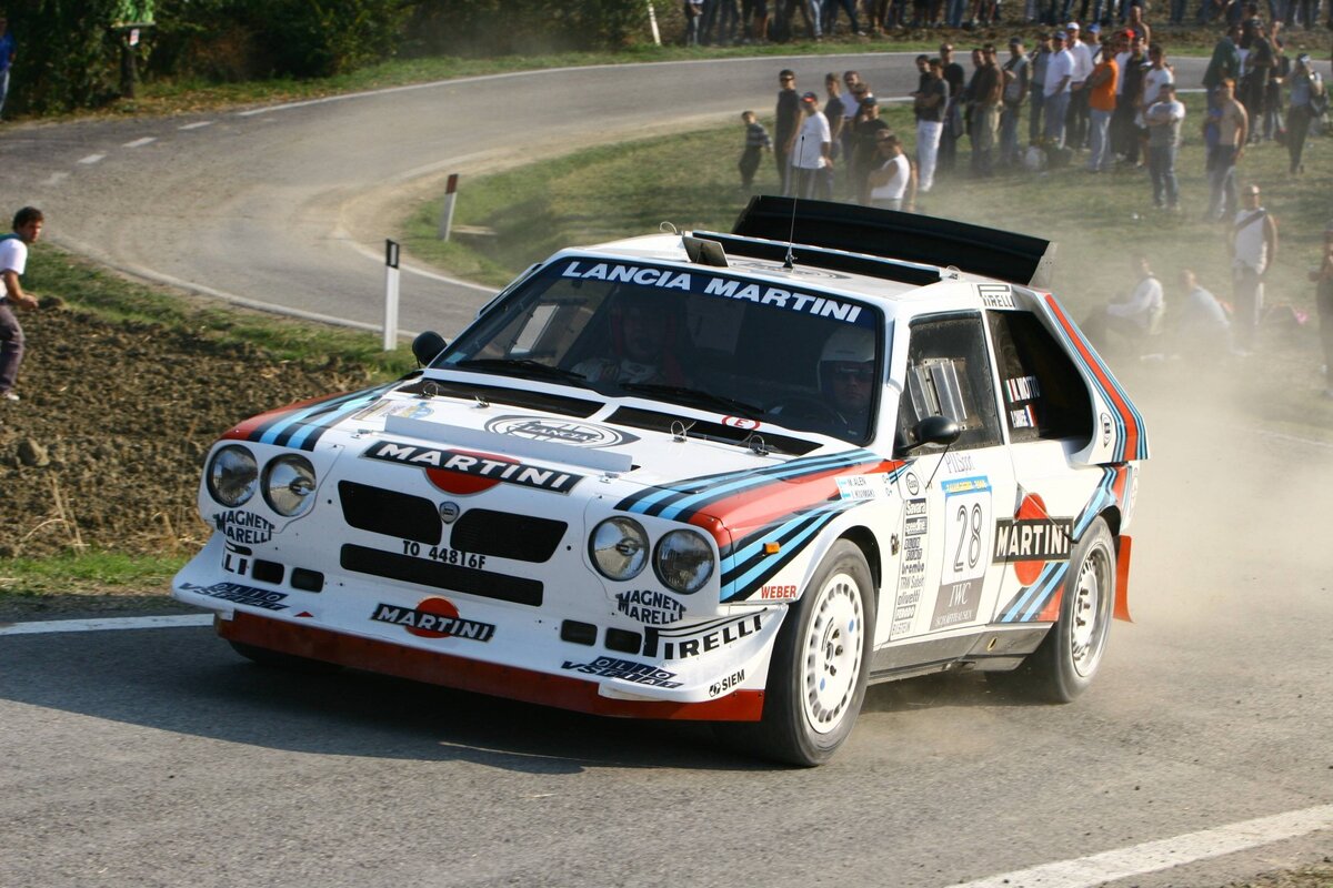 Lancia Delta s4 Rally car