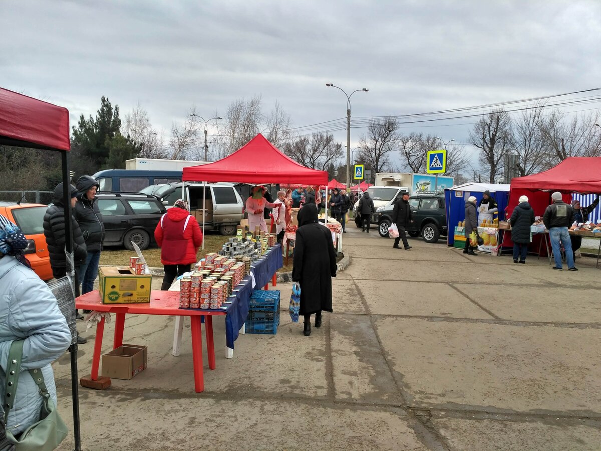 Начало торговых рядов.