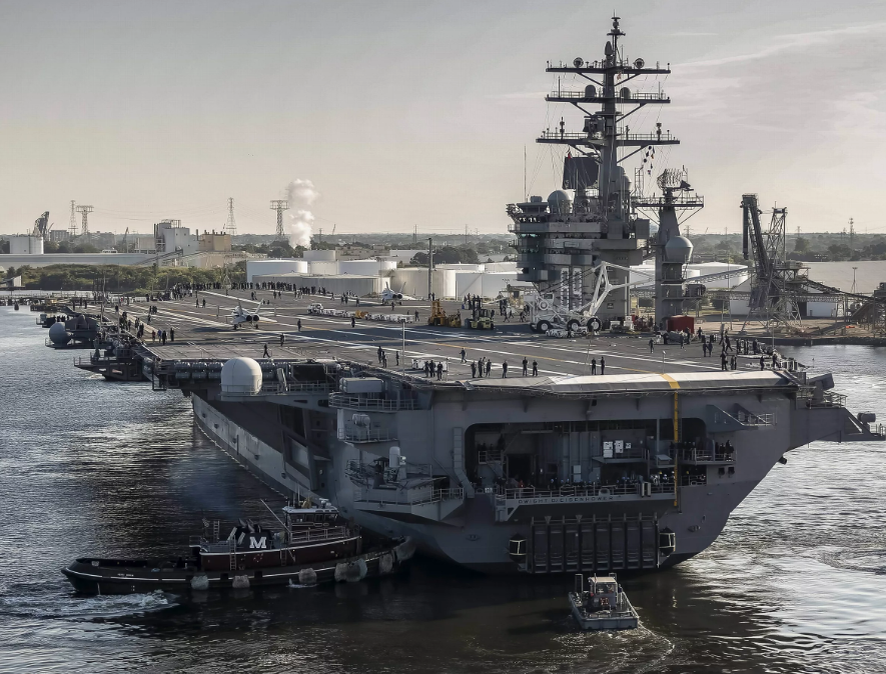 Авианосец США