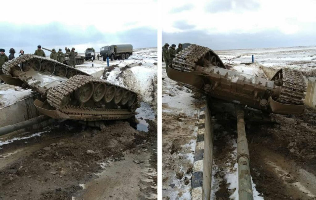 Перевернувшийся Т-72