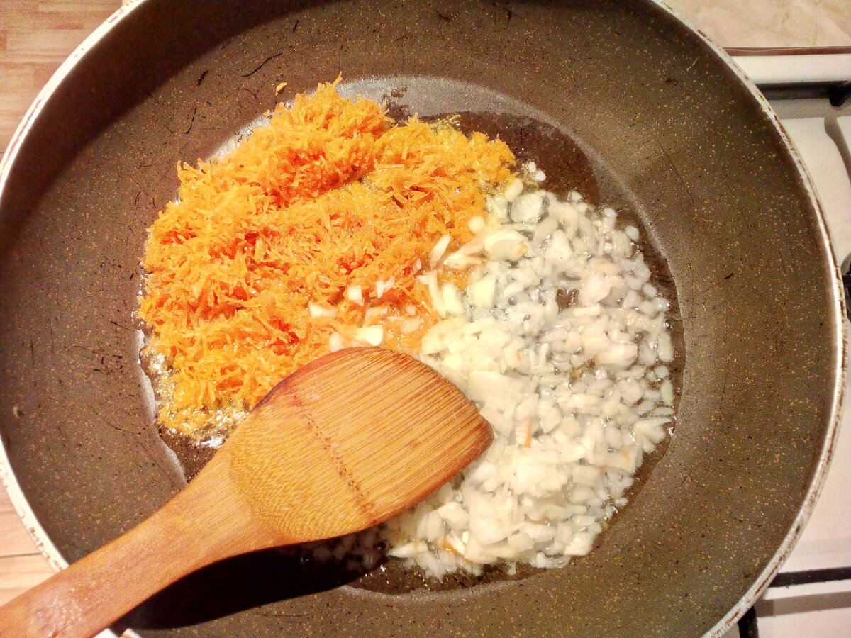 15 минут и вкусный, низкокалорийный ужин готов. Фунчоза с шампиньонами.