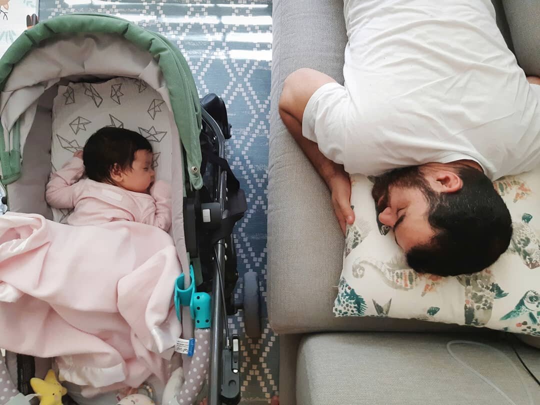 Девочка у Девиров волосатенькая, вся в родителей. Фото: Instagram Майи Девир. 