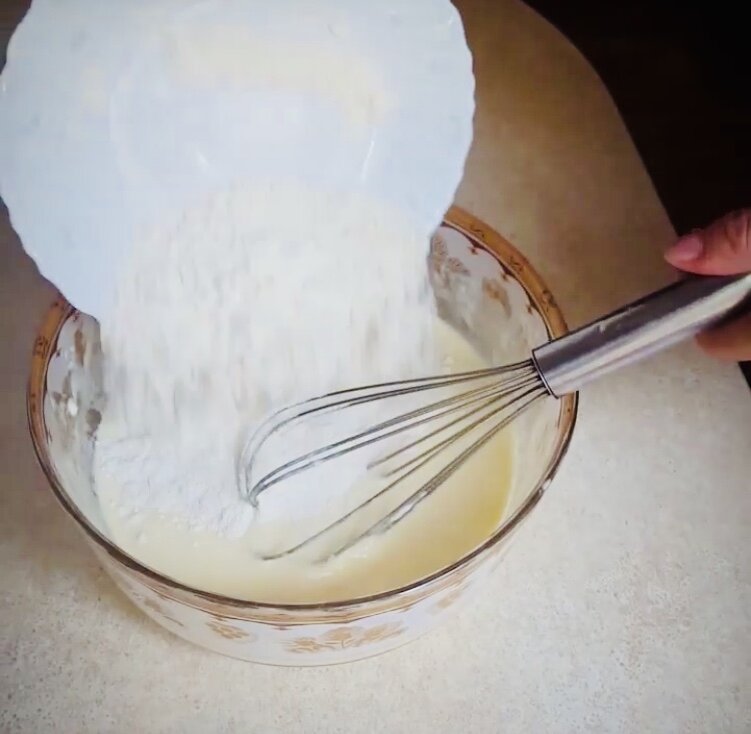 Добавляем муку