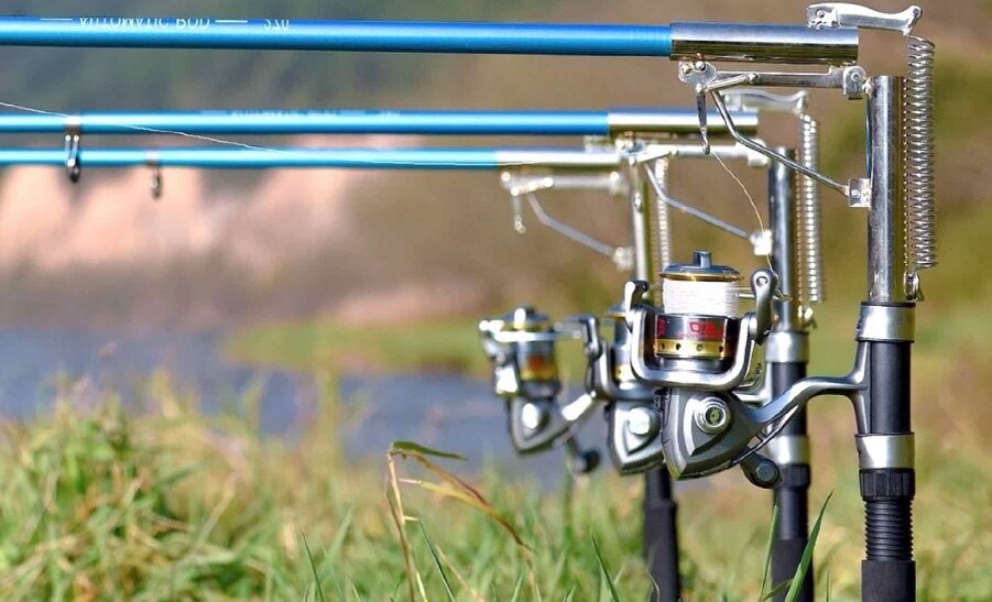 Собственно так выглядят сами удочки. Механизм этот думаю что сломается через три, четыре раза. Да и не стоит она полтора касаря. 