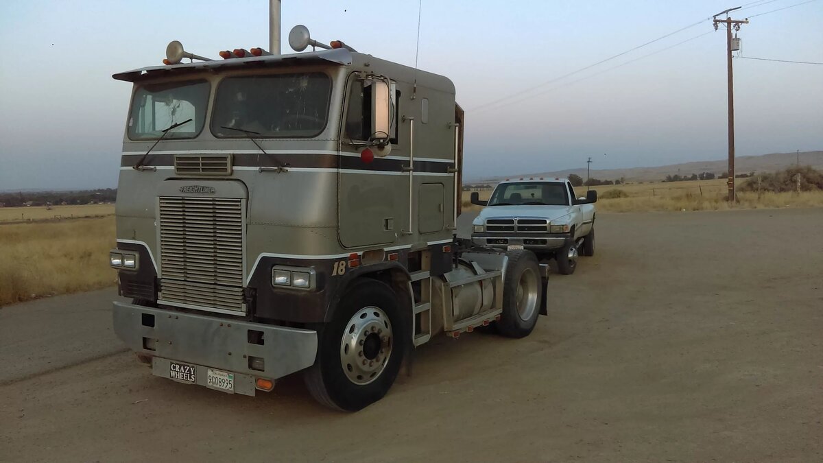 Freightliner Semi 1984