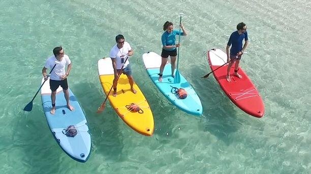 Сапбординг — катание на надувной доске с веслом