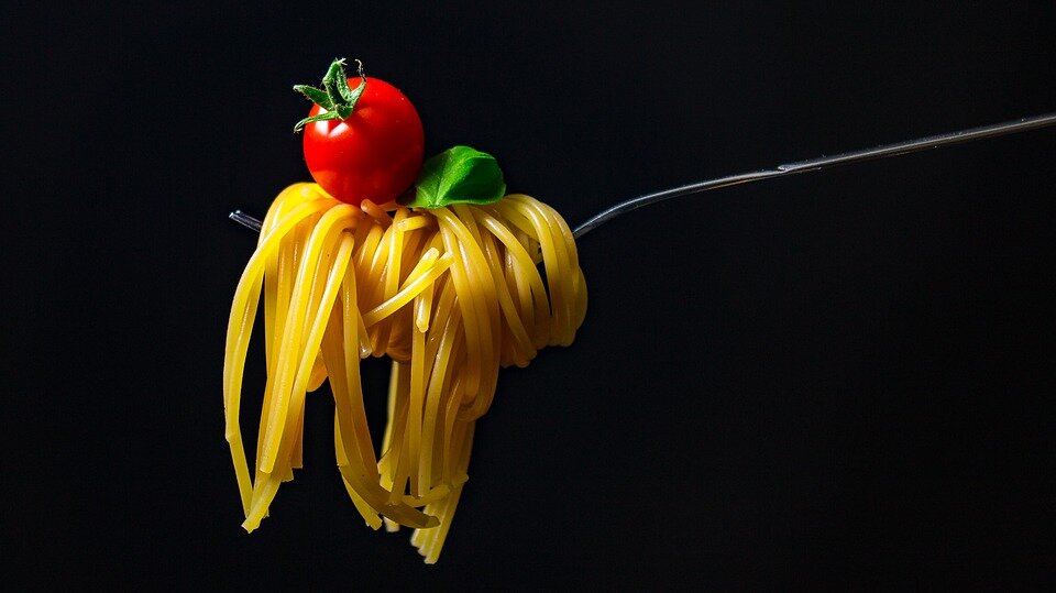 https://cdn.pixabay.com/photo/2017/11/08/22/18/spaghetti-2931846_960_720.jpg