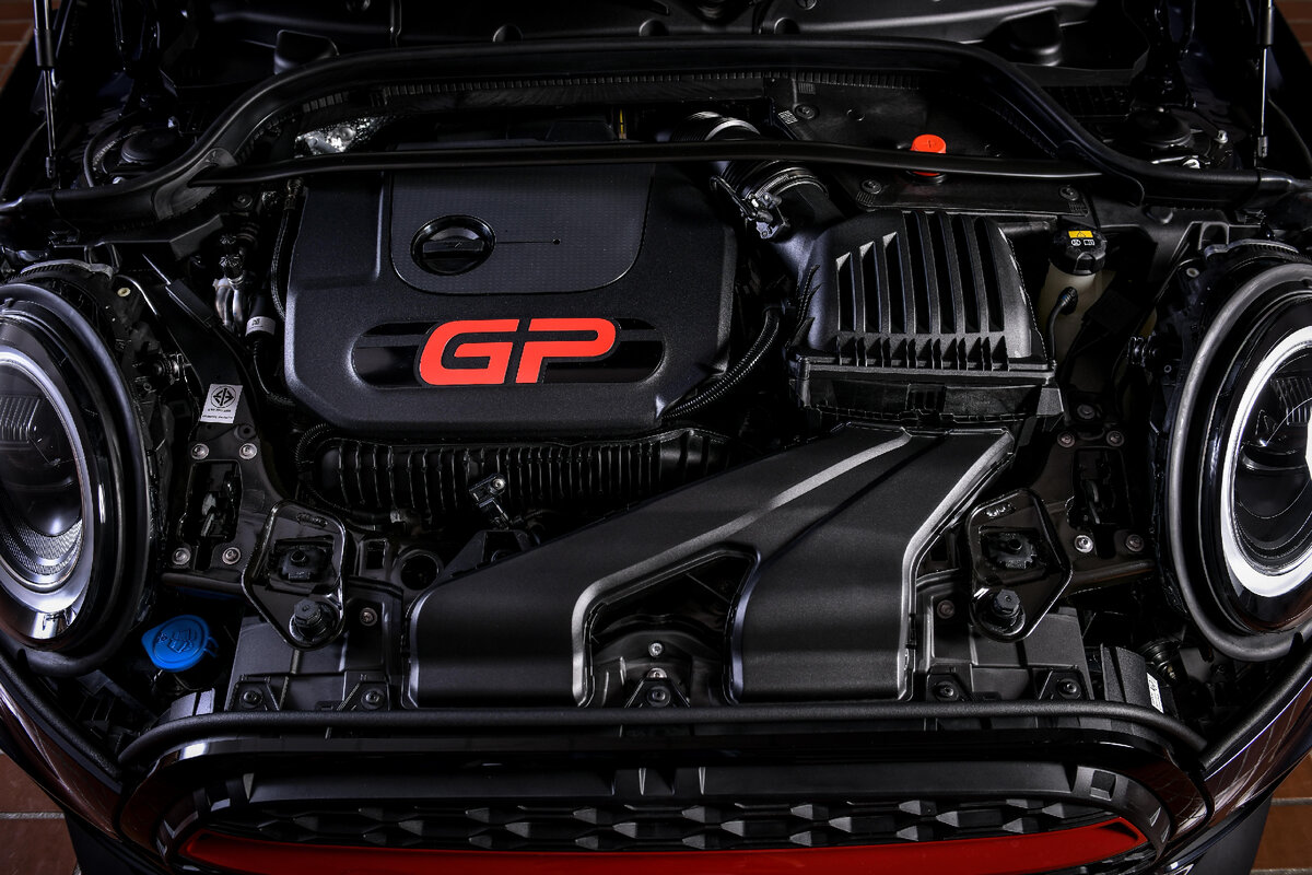 Подкапотка "Mini John Cooper Works GP"
