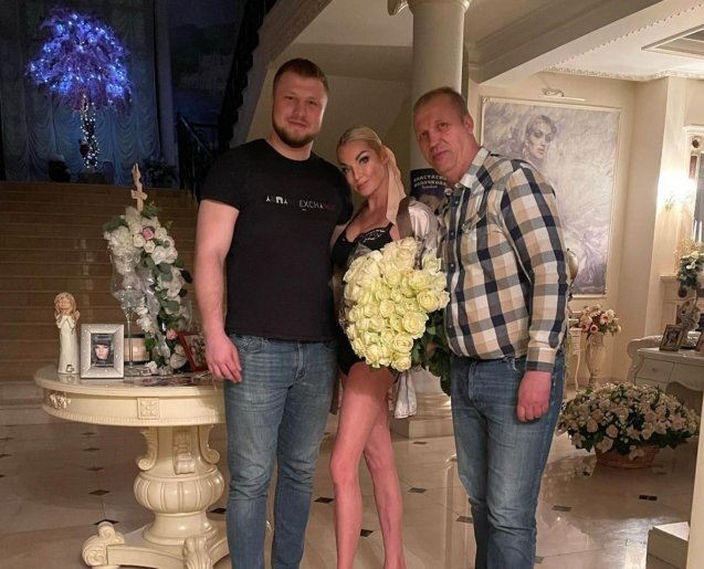 Можно ли прекрасно жить без соцсетей? О тех, кому не пришло в голову вываливать 
