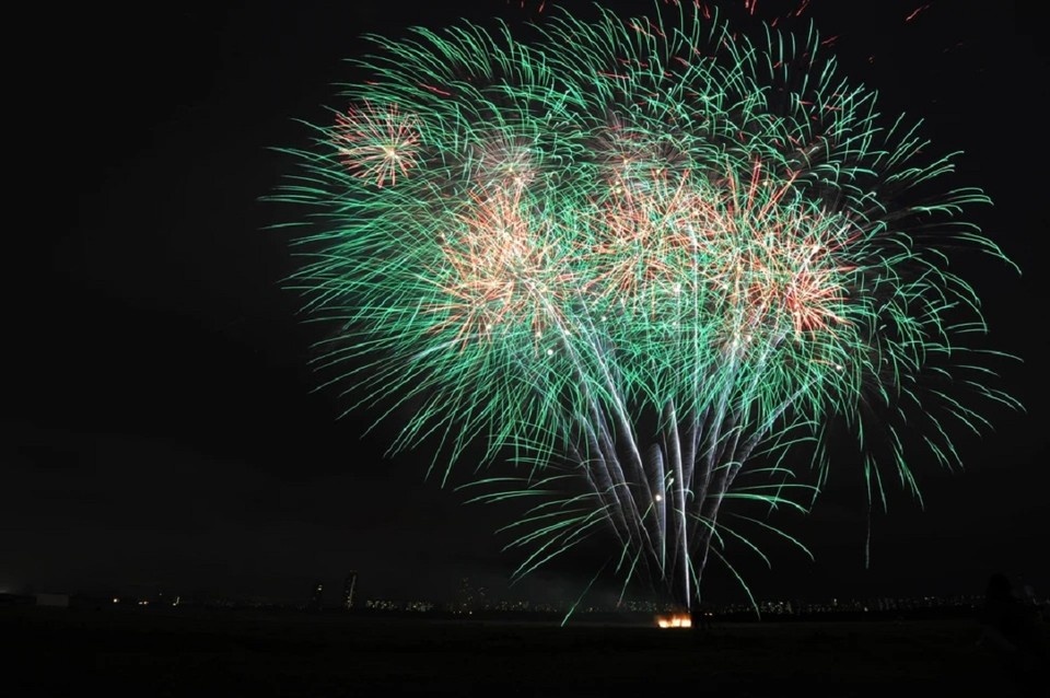     Завершит празднование Дня города 17 сентября фейерверк на Театральной площади. Иван ВИСЛОВ