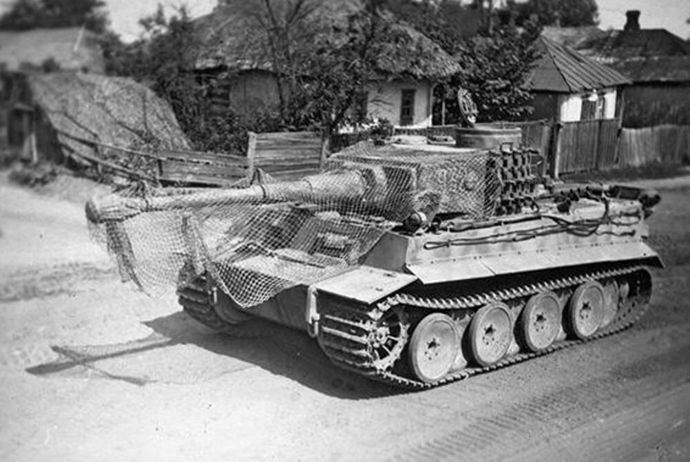 Тяжелый танк "Тигр". Источник фото: https://fotoload.ru/foto/459757/1920x1080/