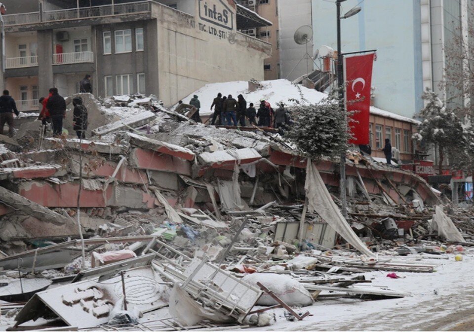    Землетрясение в Турции стало самым сильным с 1939 года. Фото: Reuters