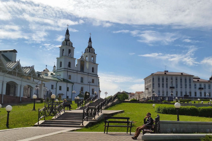 минск стоит ехать. ночной минск с высоты. куда съездить в белоруссии на машине. минск стоит ехать.