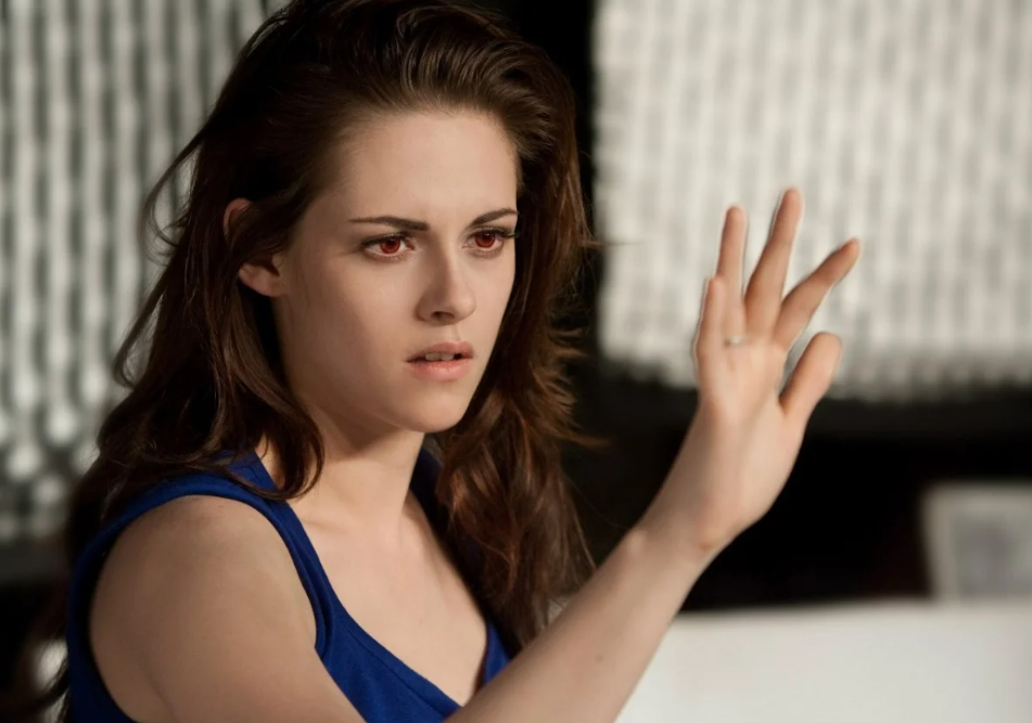     не игнорируйте внезапную бледность кожи к/ф "Сумерки. Сага. Рассвет: Часть 2"