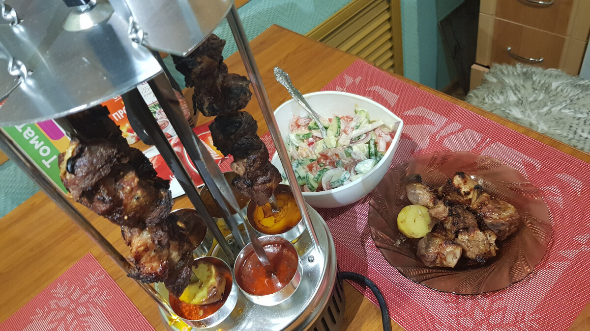 Люля кебаб в электрошашлычнице. Шашлык с электрошашлычницы. Шашлык из электрошашлычницы. Кебаб в электрошашлычнице. Шашлык электрошашлычница.