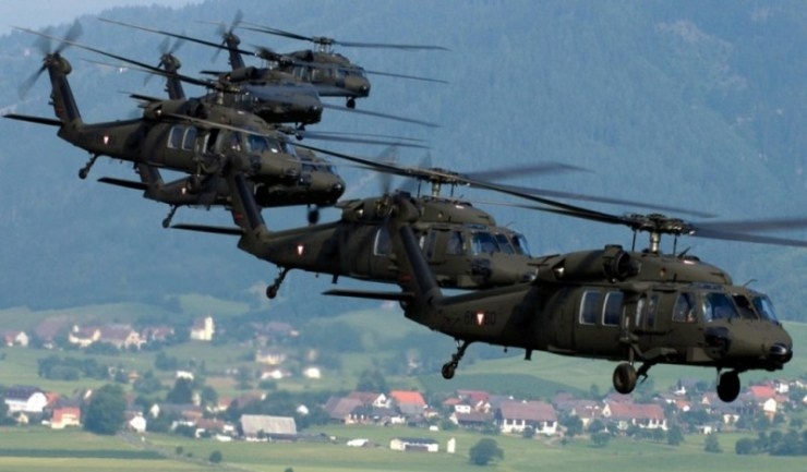 Вертолет UH-60 «Черный ястреб»