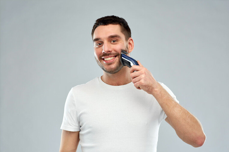 Хороший триммер поможет быстро и аккуратно постричь бороду