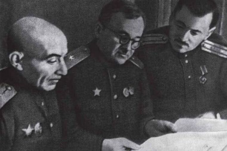 А.В. Александров, В.И. Лебедев-Кумач и Г.А. Эль-Регистан