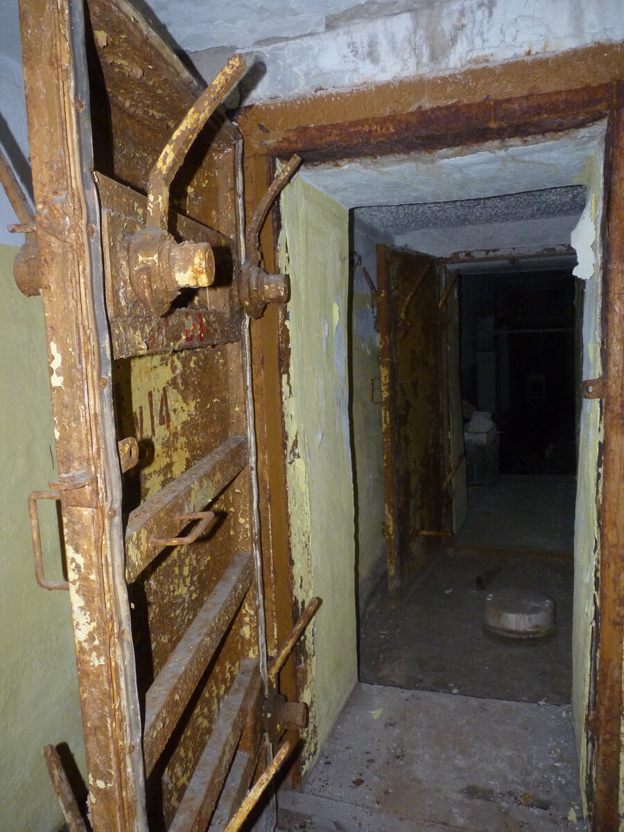 Гермодверь