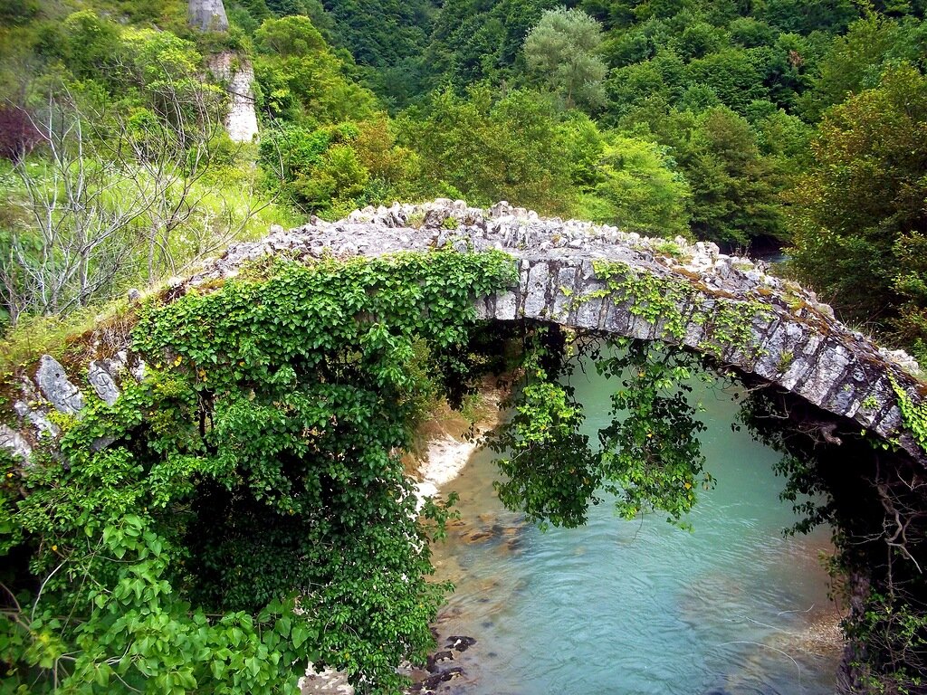 Беслетский мост в абхазии
