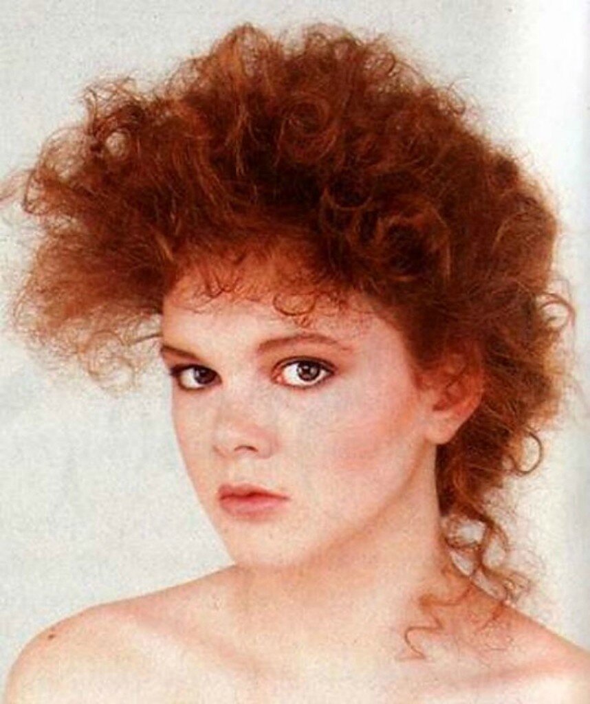 1980s: The Period of Women Rock Hairstyle Boom Rock hairstyles, Medium hair styl