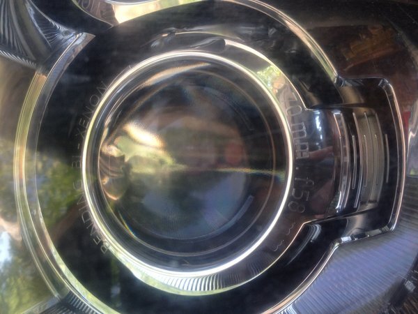 Заводской линзованный ксенон. Гладкое стекло с линзой и отражателем именно под ксеноновую лампу