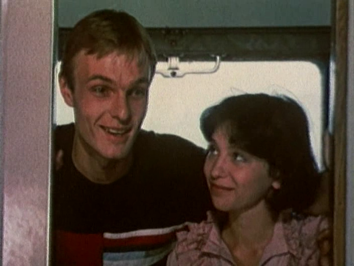 Игорь Шавлак и Ольга Кузнецова в фильме  «Поезд вне расписания» (1985)