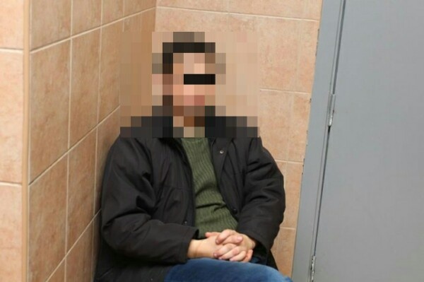 На фотографии изображены другие люди не имеющие отношения к делу. Мы не имеем возможности предоставить оригинальное фото. 