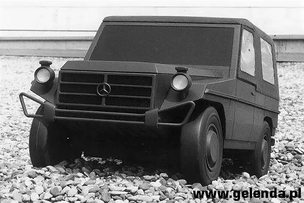 Самый первый гелик. Мерседес Гелендваген 1979. Мерседес Гелендваген 1 поколение. Самый 1 Мерседес Гелендваген. Мерседес Гелик 1979 года.