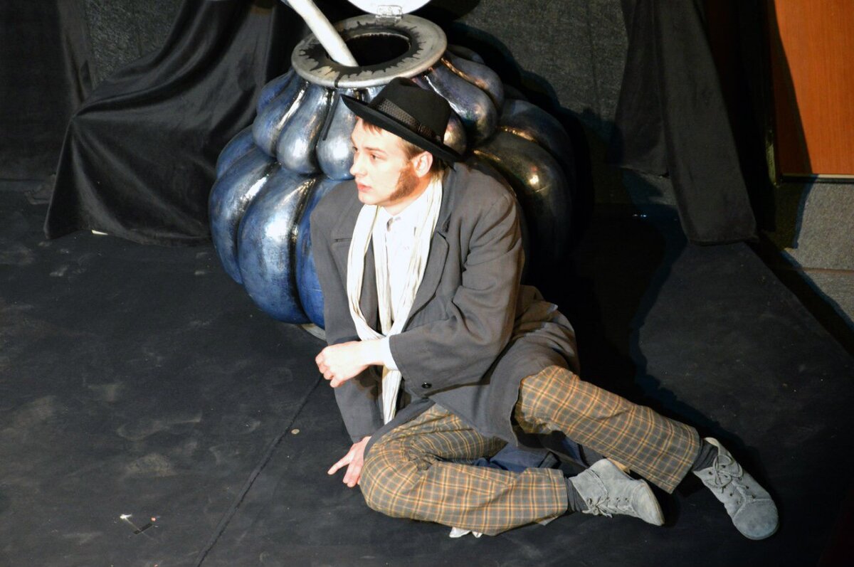 «На всякого мудреца....» роль Голутвин