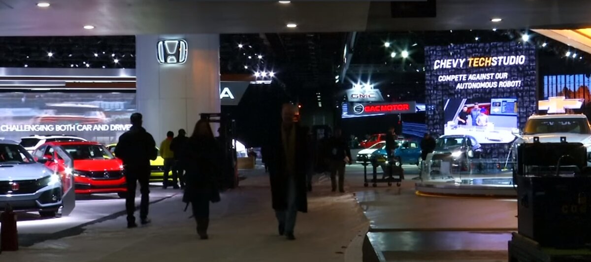 Подготовка салона Детройт-2019.