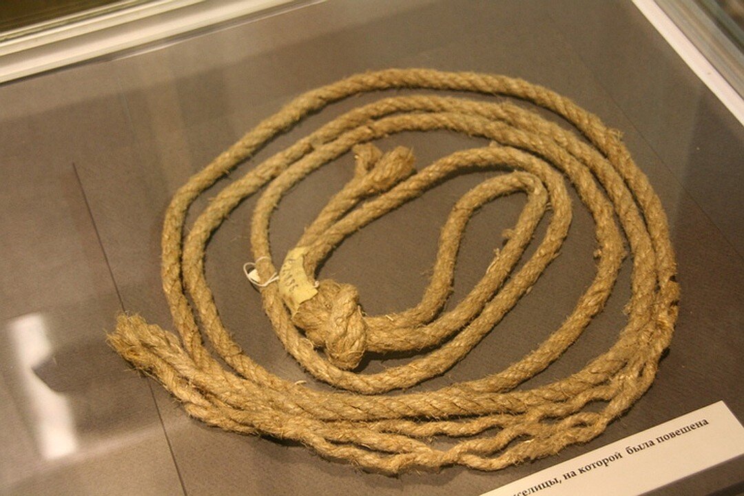 Веревка, на которой была повешена Софья Перовская, стала экспонатом музея политической истории России в Санкт-Петербурге.