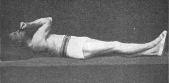 Несколько дней назад я опубликовала первую статью о Сэнфорде Беннете - человеке, который в 50 лет стал делать собственный комплекс упражнений для лица и тела в кровати, а к 72 годам по всем...-8
