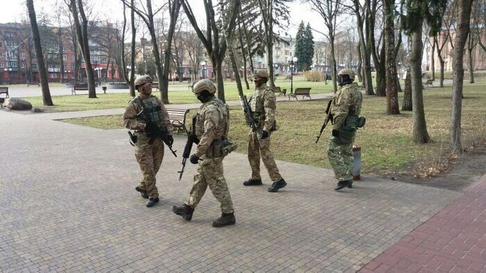 Сотрудники СБУ в Чернигове. 30.03.2019