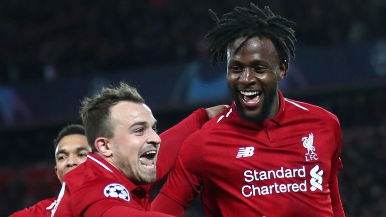 Дивок Ориджи празднует гол против Барселоны