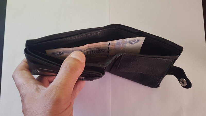 Пустой кошелёк. Денег нет, работы нет, кредит не дают