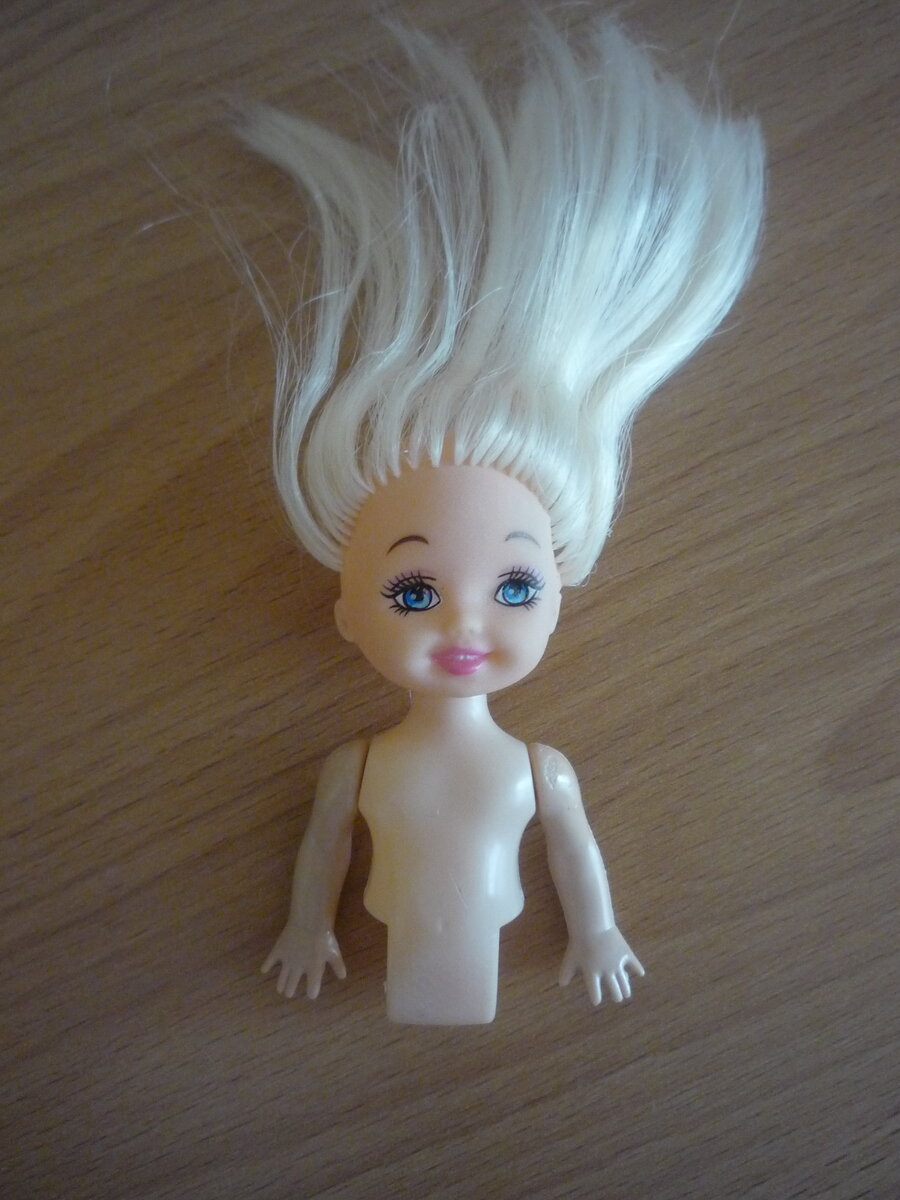 Вот  она. Русалка без хвоста...