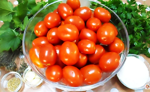 Квашеные помидоры в трехлитровой банке - на вкус как из бочки