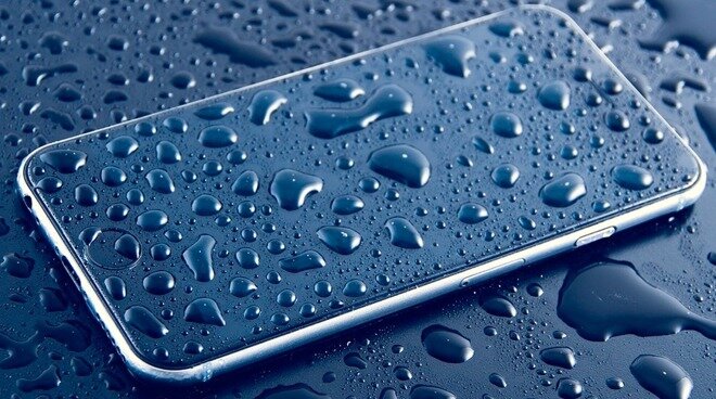 iPhone под дождем