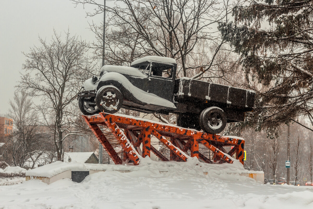 Именно такие полуторки и работали на Дороге Жизни.