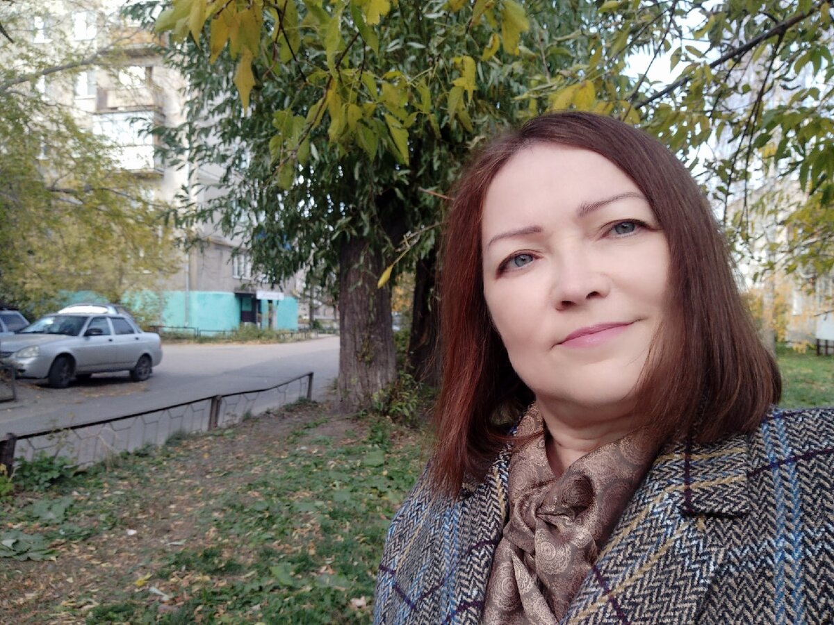 От души благодарю за поддержку, за то, что читаете и откликаетесь на прочитанное!  Помогаете мне исправить мои ошибки. Не обижайтесь, пожалуйста, что не всем успеваю отвечать на комментарии. Корю себя за это, но творчество отнимает много времени, к сожалению... Но понимаю и ценю то, что без поддержки своих читателей, я не смогла бы писáть по одной главе в день с 22 апреля 2020. Много раз порывалась бросить, но потом брала себя в руки и опять начинала писáть. Душой обнимаю, ваша Ленка без магазина.