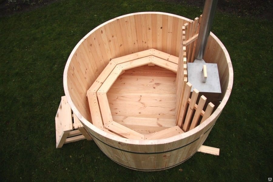 Фурако — это деревянная купель круглой формы, состоящая из двух частей: место для купания и печь, которая топится на дровах.
Фото взято с Яндекс.