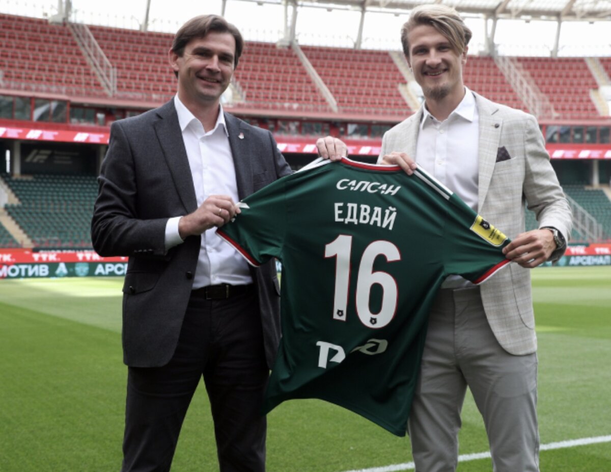 Тин Едвай футболист футбольного клуба "Локомотив"