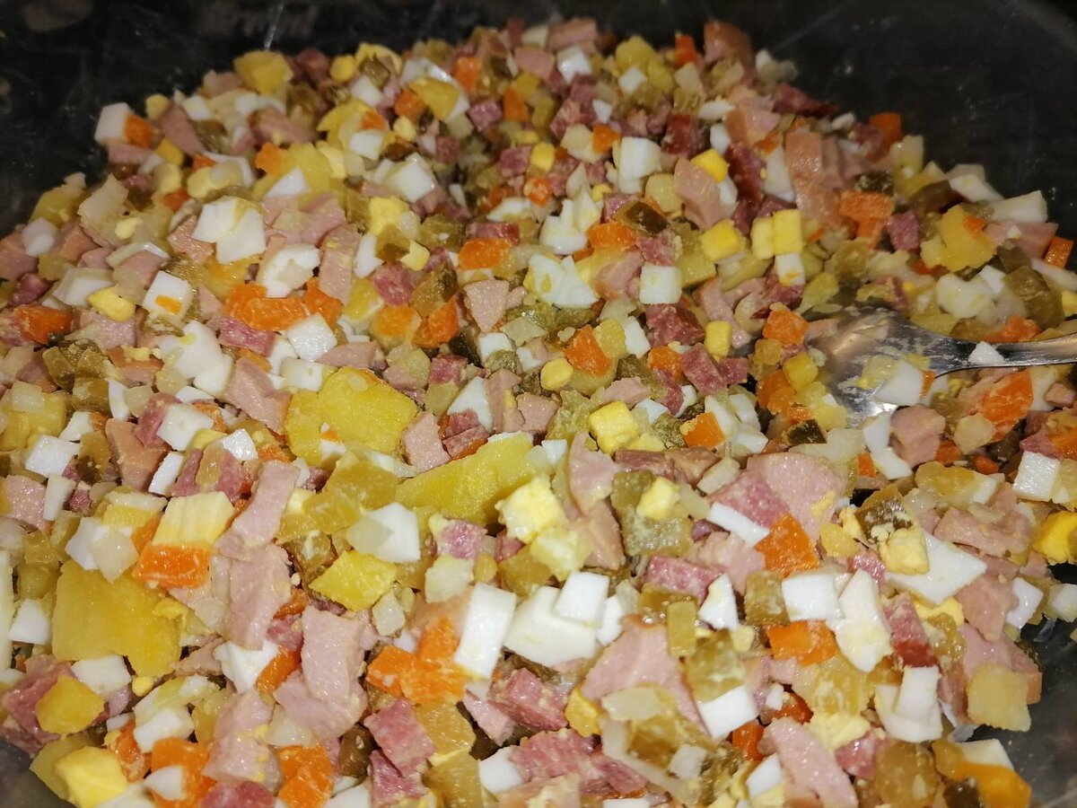 Рецепт настоящего Оливье. И как готовлю тот салат я. Вкуснее, чем у ...